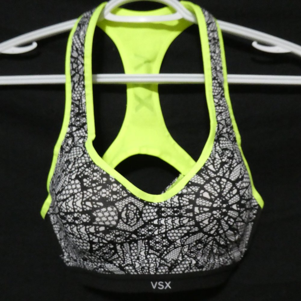 Victoria's Secret, VSX SPORT, 32A, sports bra, adjustable clasps on back, BNWOT